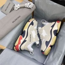 Balenciaga Triple S Sneakers Multi-Patches UniseX In GrayWhite
