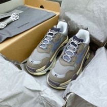 Balenciaga Triple S Sneakers Multi-Patches UniseX In TaupeGray