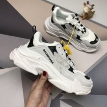 Balenciaga Triple S Sneakers UniseX In White