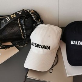 Balenciaga Embroidered Classic Baseball Cap In Beige