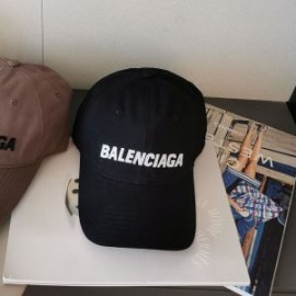 Balenciaga Embroidered Classic Baseball Cap In Black