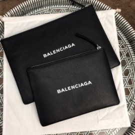 Balenciaga Everyday Pouch Calfskin In Black