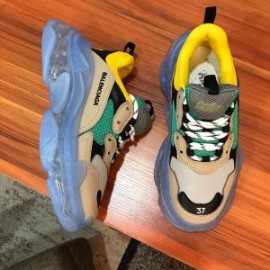 Balenciaga Triple S Sneakers Clear Sole UniseX In BeigeGreen