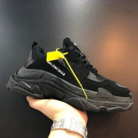 Balenciaga Triple S Sneakers UniseX In Black